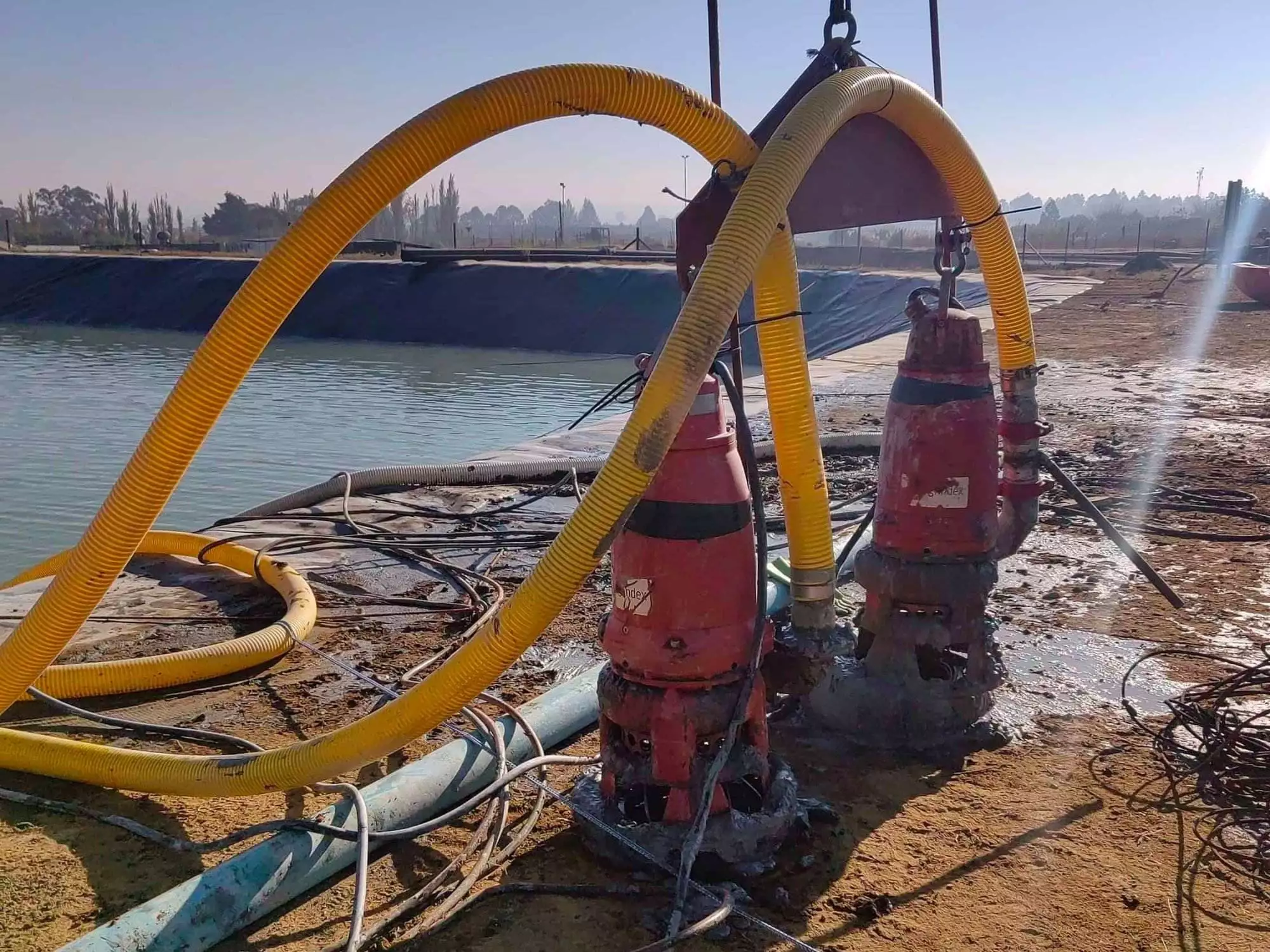 A South African gold mining operation successfully deployed Grindex Bravo 500 slurry pumps from Integrated Pump Technology to reprocess slurry from its surface return water dam.